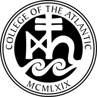 大西洋学院校徽